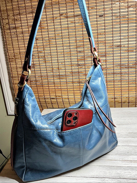 HOBO Handbags - HOBO Delilah blue leather sholder bag EUC